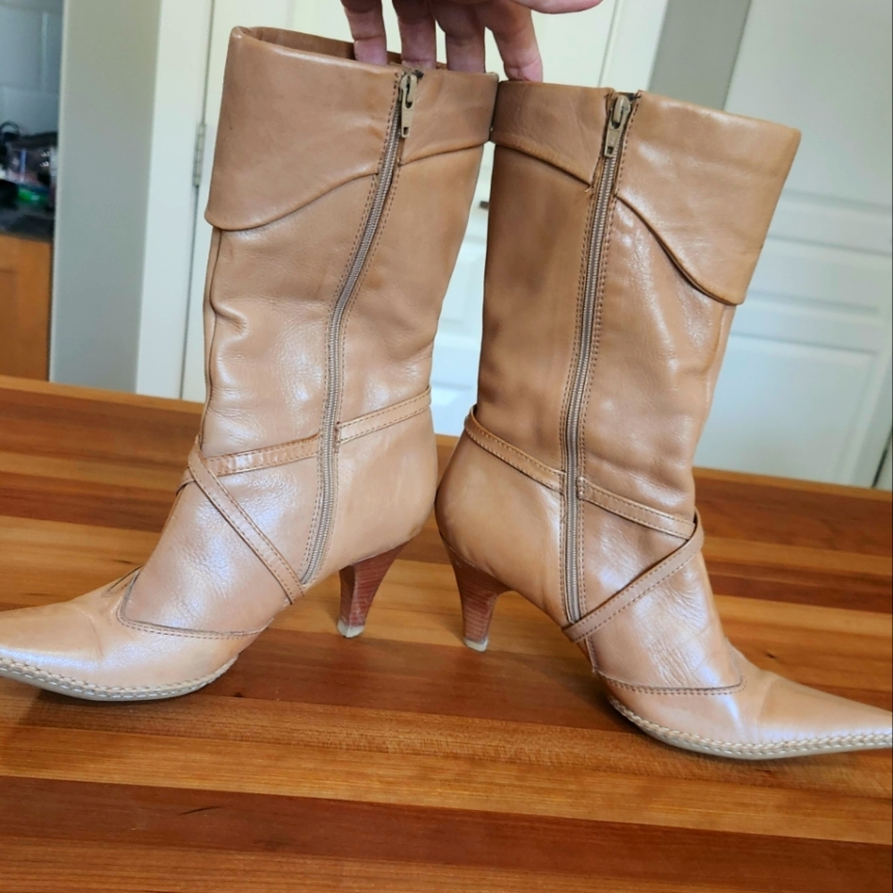 Liuchiny Women's Tan Leather Boots. Size 7.5. Final Price Reduction